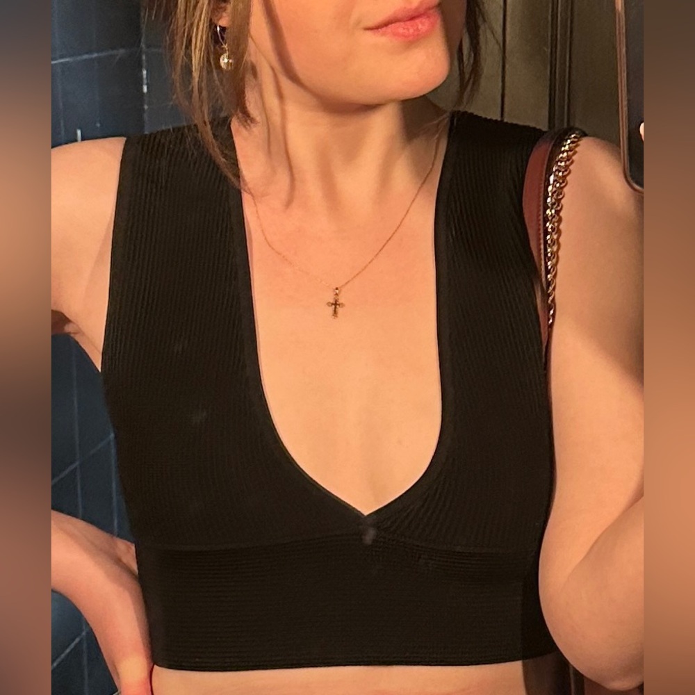 Aritzia Black Ribbed Crop Top